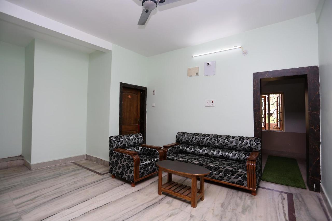 Oyo 24317 Aditya Guest House 3 Bhubaneswar Exterior photo