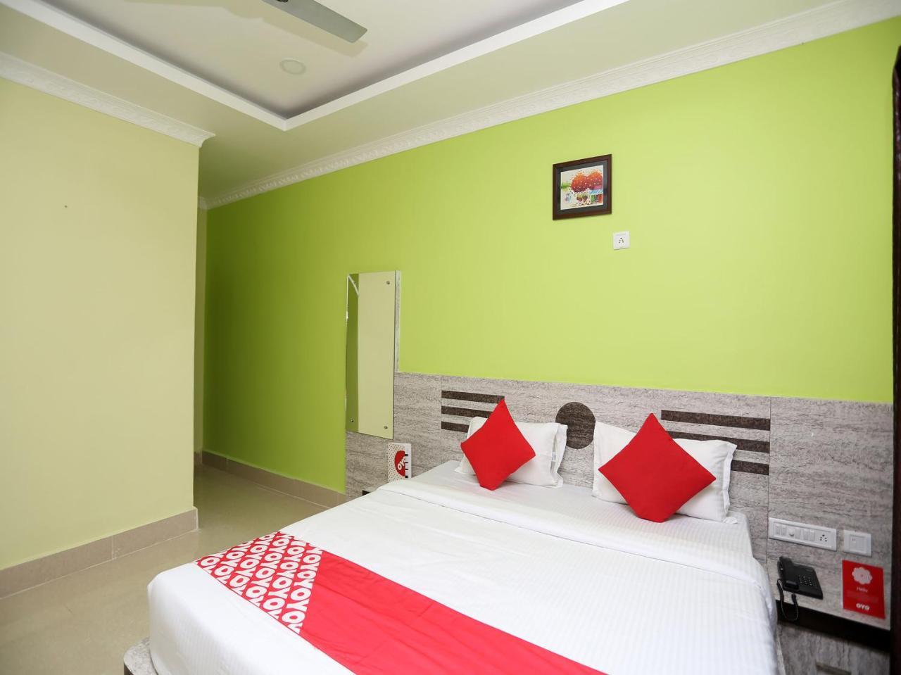 Oyo 24317 Aditya Guest House 3 Bhubaneswar Exterior photo